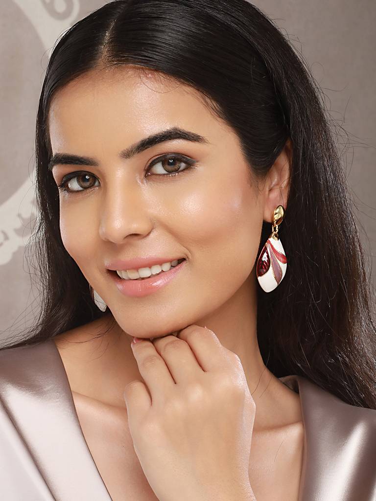 Anti-Tarnish 18K Gold Plated Dual Tone Knot Dangler Earrings : STER8044