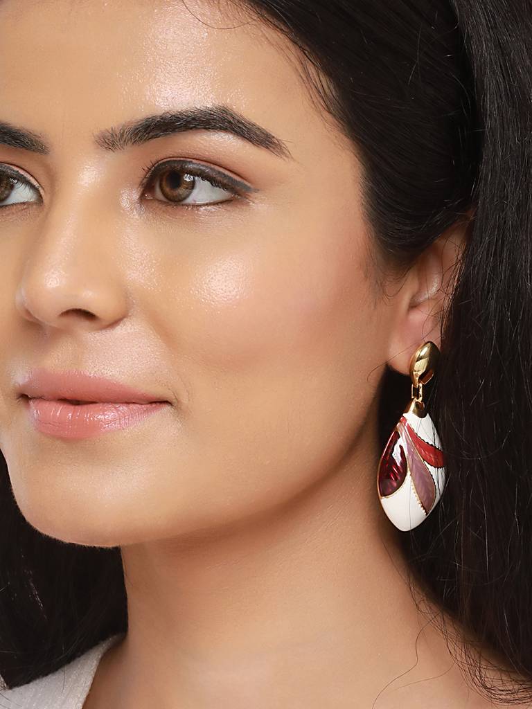 Anti-Tarnish 18K Gold Plated Dual Tone Knot Dangler Earrings : STER8044