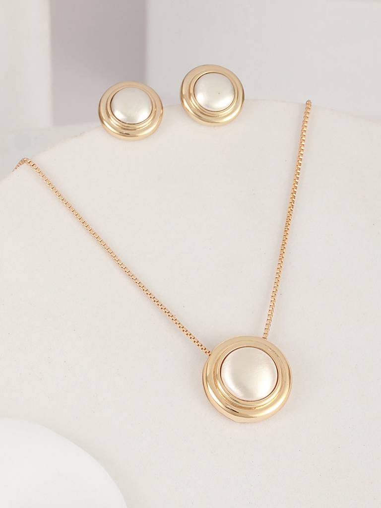 Anti-Tarnish Gold Plated Pearl Beaded Minimal Round Pearl Locket Jewellery Set : STLK8065