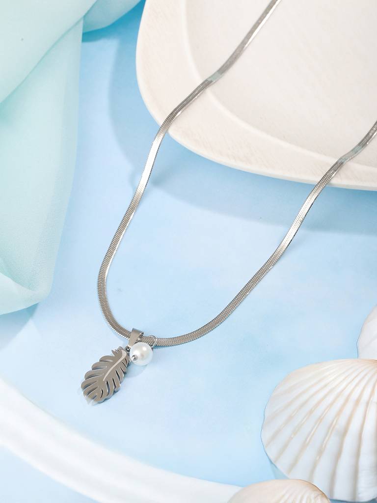 Anti-Tarnish Snake Chain Leaf & Pearl Minimal Pendant Necklace & Chain : STLK8133