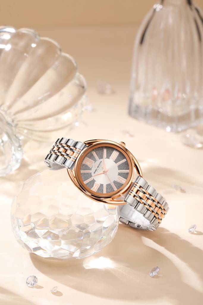 Daniel Hechter Paris Neuilly Collection Analog Watch For Women Â Roman Indexes, Shimmer Round Dial And Stainles : DHW2007-11