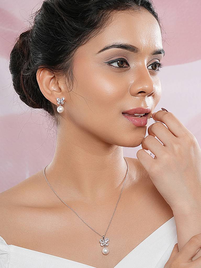 Elegant Pearl & Butterfly Pendant With Matching Earrings : STLK8221