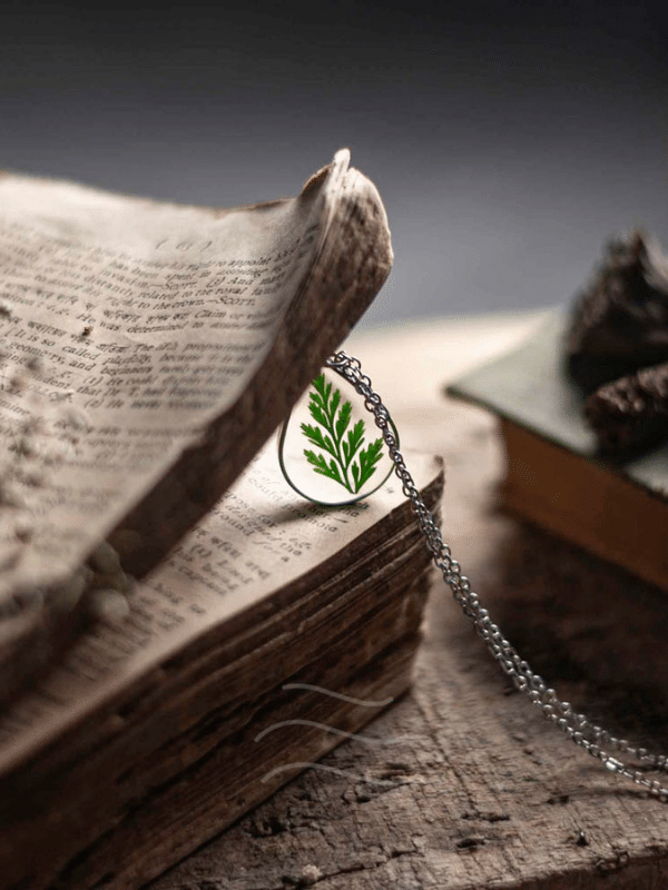 Glitzy Wild Fern Necklace : LA-FF-WGF-S-01
