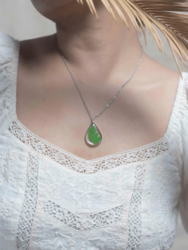 Glitzy Wild Fern Necklace : LA-FF-WGF-S-01