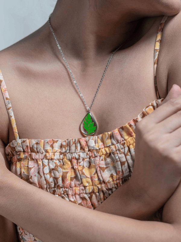 Glitzy Wild Fern Necklace : LA-FF-WGF-S-01