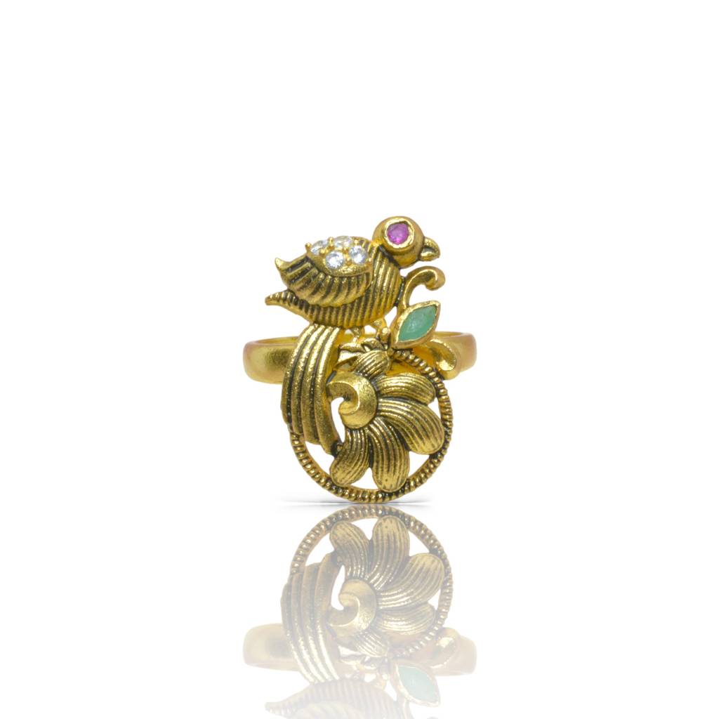 Gem-Adorned Peacock Elegance Ring : 881