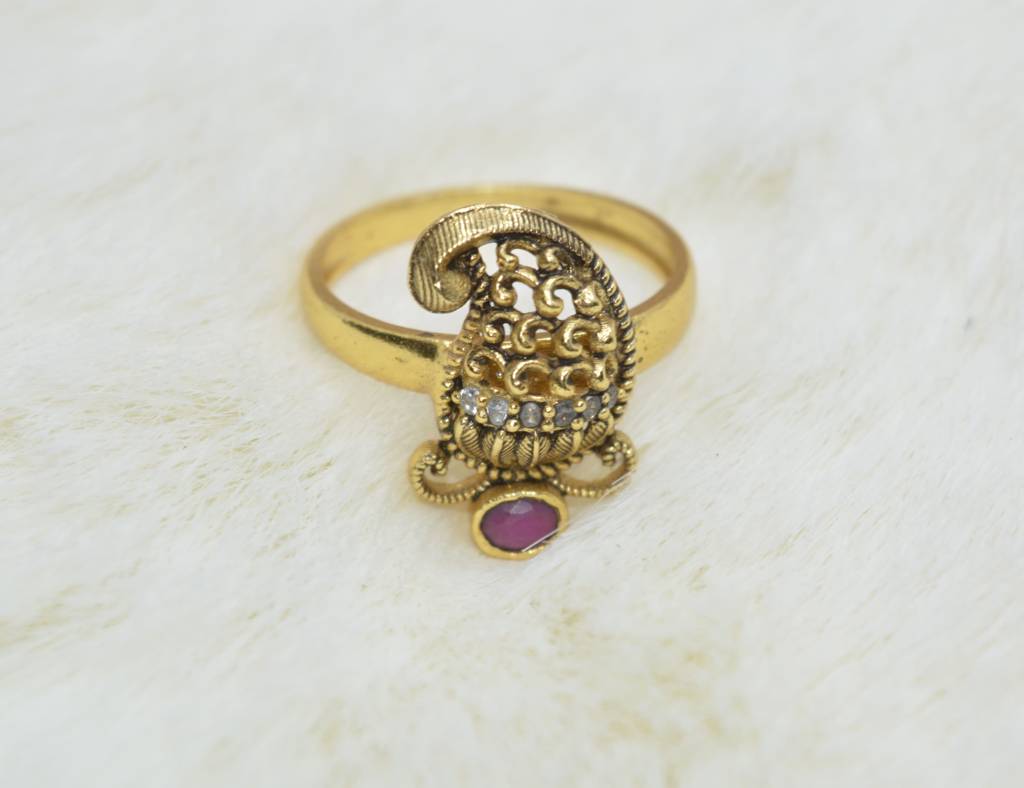 Heritage Charisma Ring : 884