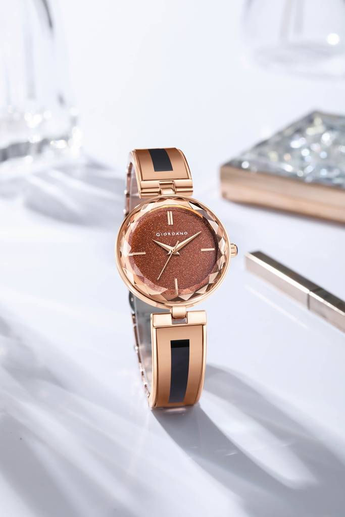 Giordano Luxurious Analog Watch For Women With Elegant Diamond Cut Glass And Stainless Steel Strap - Gz-60082 : GZ-60082-22