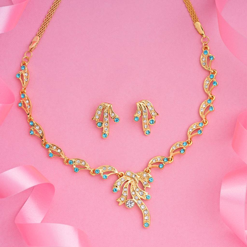Estele Gold Plated Stunning Necklace Set With Crystals For Women : 8987NKER