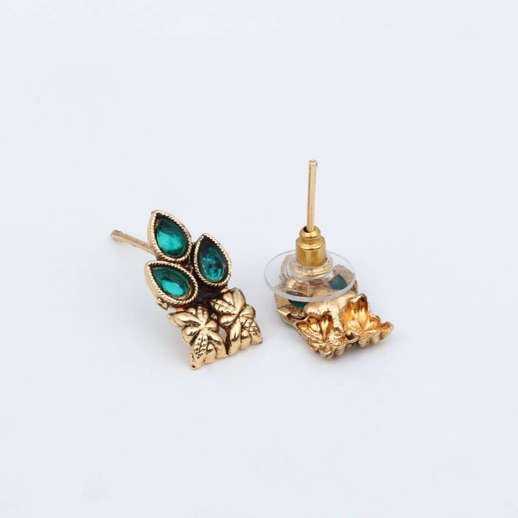Gold Plated Delicate Green Stone Necklace Set : S24MRNKS487GRN