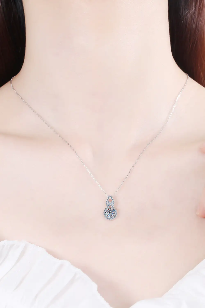 1 Ct Infinity Spark Silver Moissanite Pendant : HaloPendant_1ct