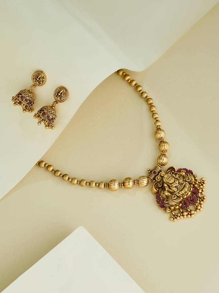 Antique Gold Temple Necklace Set : YI24A0121N