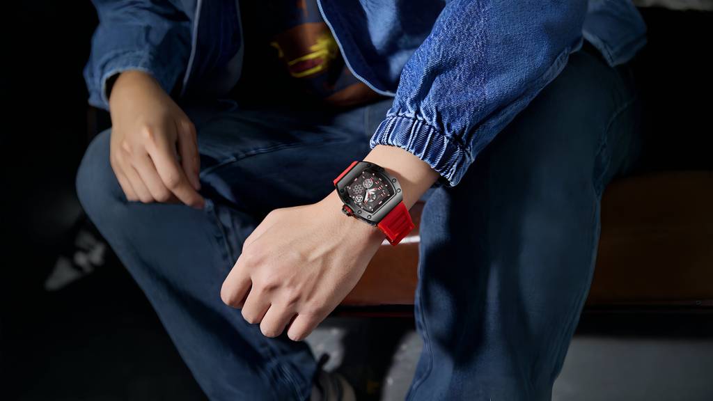 Giordano Sqaure Analog Casual Sporty Watch For Men – Mechanical-Inspired Design Dial, Quartz Movement, Silicon S : GZ-50150-02