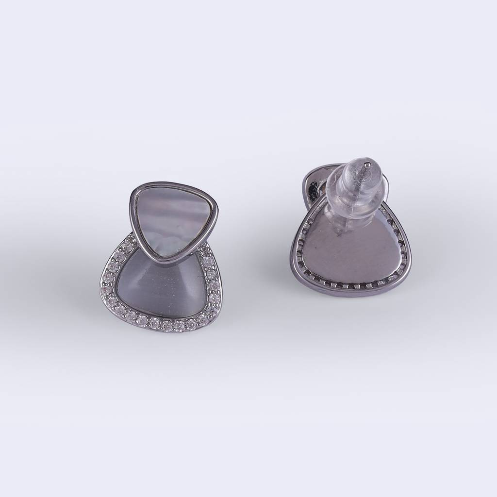 Fine Oval Shape Silver Plated Stud Earring For Women : 90SE81