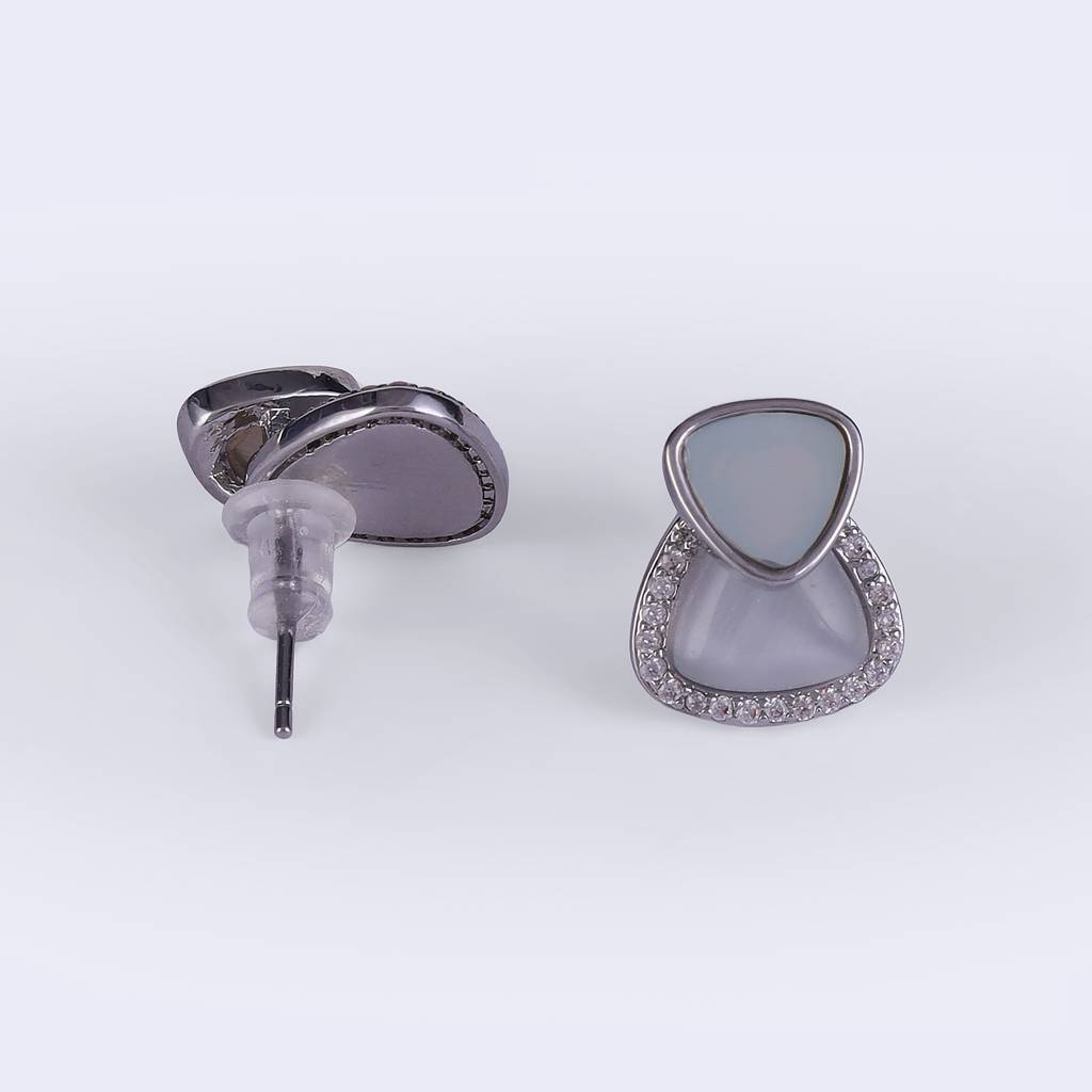 Fine Oval Shape Silver Plated Stud Earring For Women : 90SE81