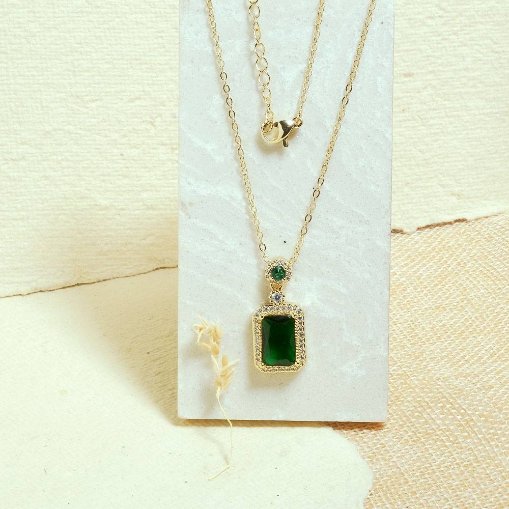 Emerald Stone Necklace : NG189