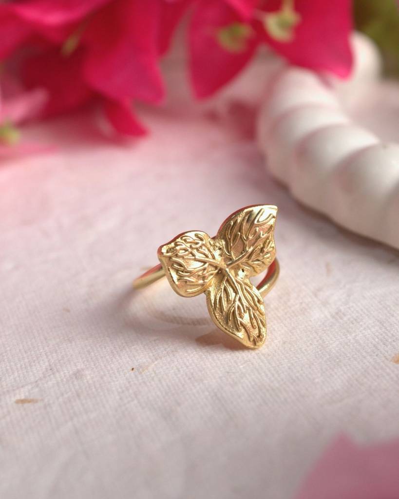 Zoya Bougainvillea Ring : EBZFR