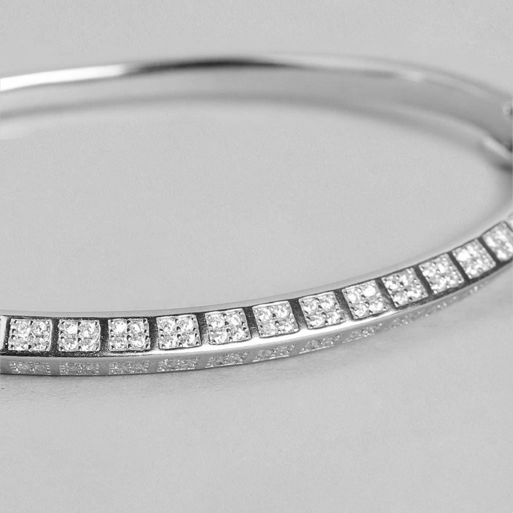 Classy 925 Sterling Silver Bracelet : BR-80142