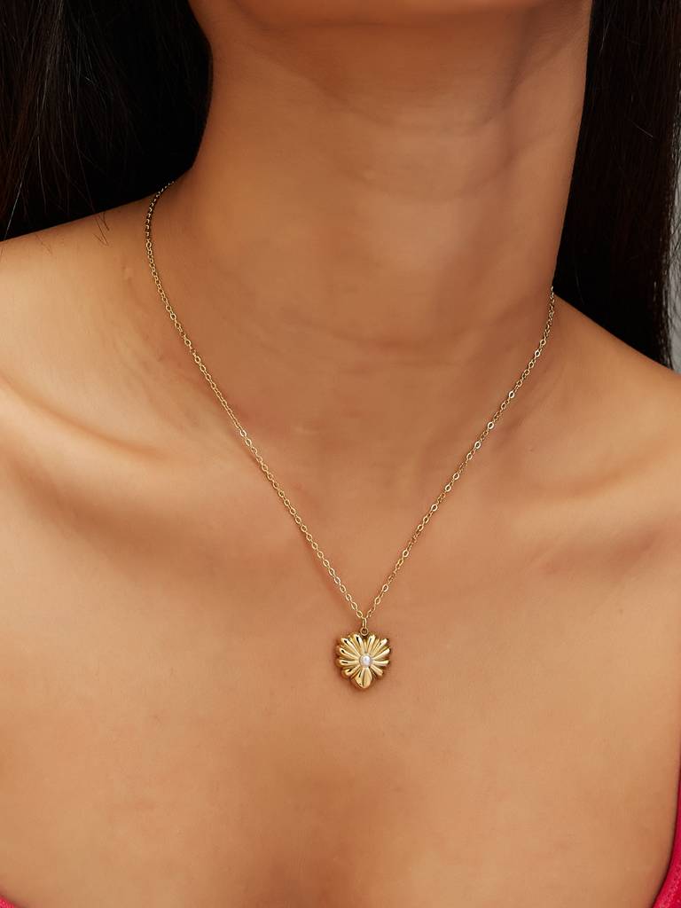 Gold Tone Flower Shape Necklace : YI24A0157N