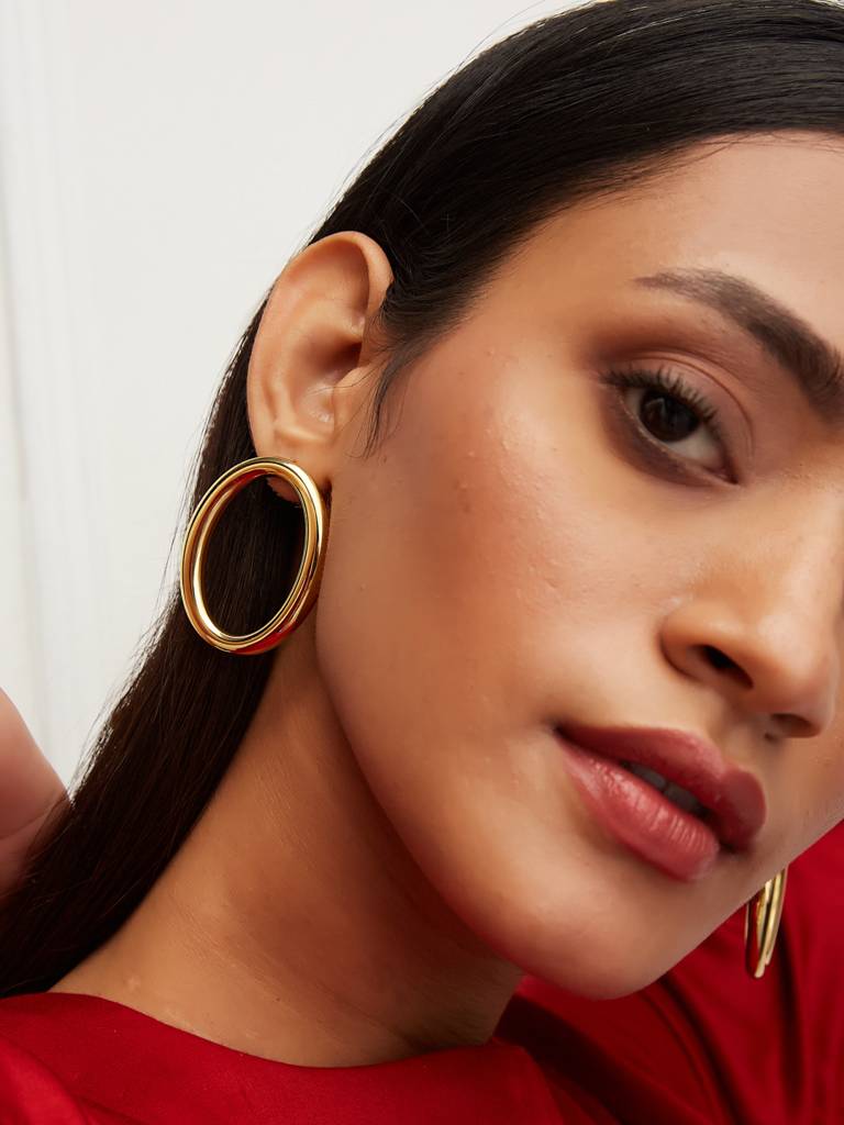 Easy-To-Wear Gold Hoops : YI24A0142E