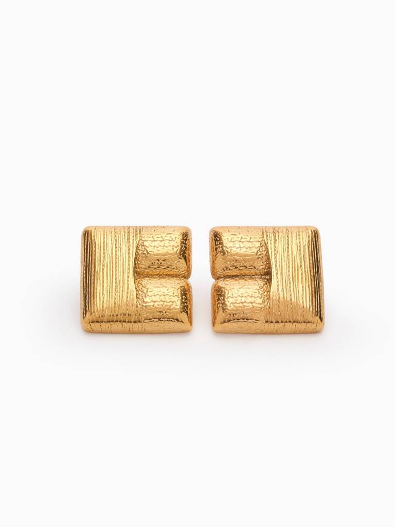 Oversized Square Studs : A-OVE-EARRI-A-0199-S