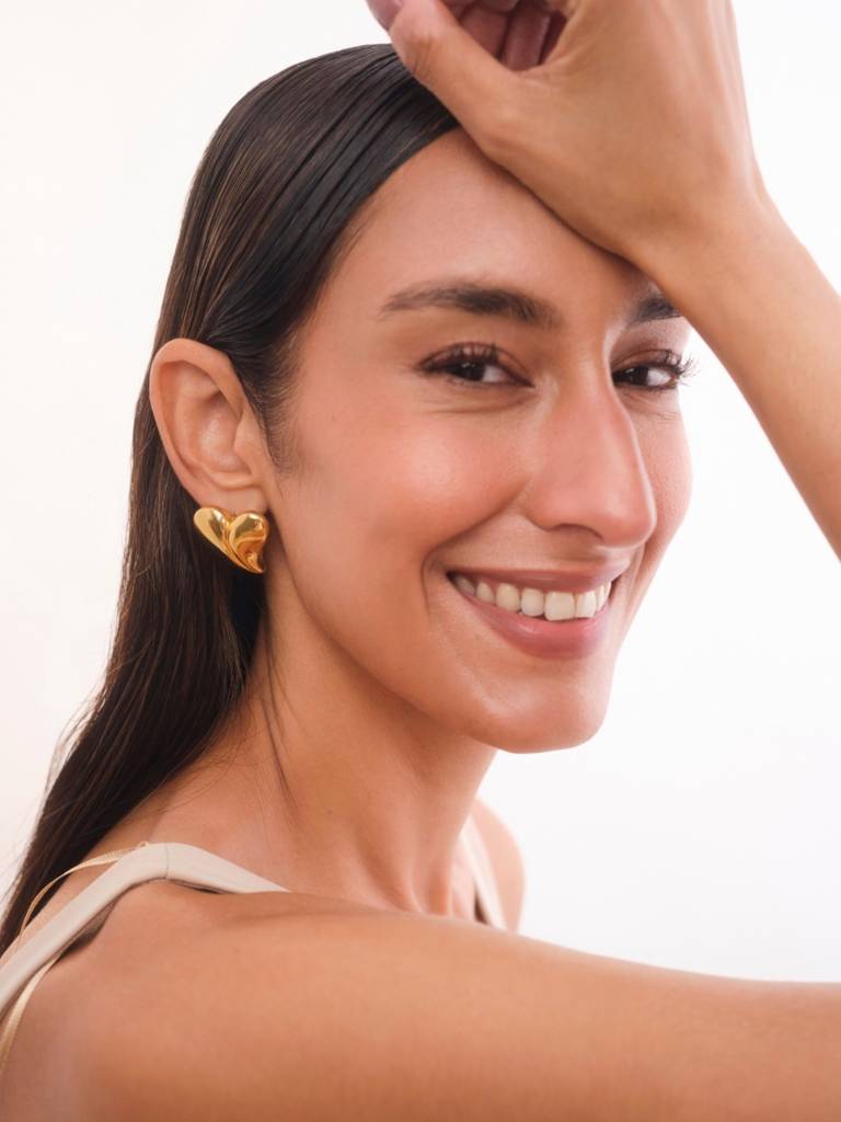 Sim Heart Studs : A-SIM-EARRI-A-0133-S