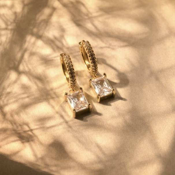 Crystalline Huggies : A-WHI-EARRI-A-0001-S