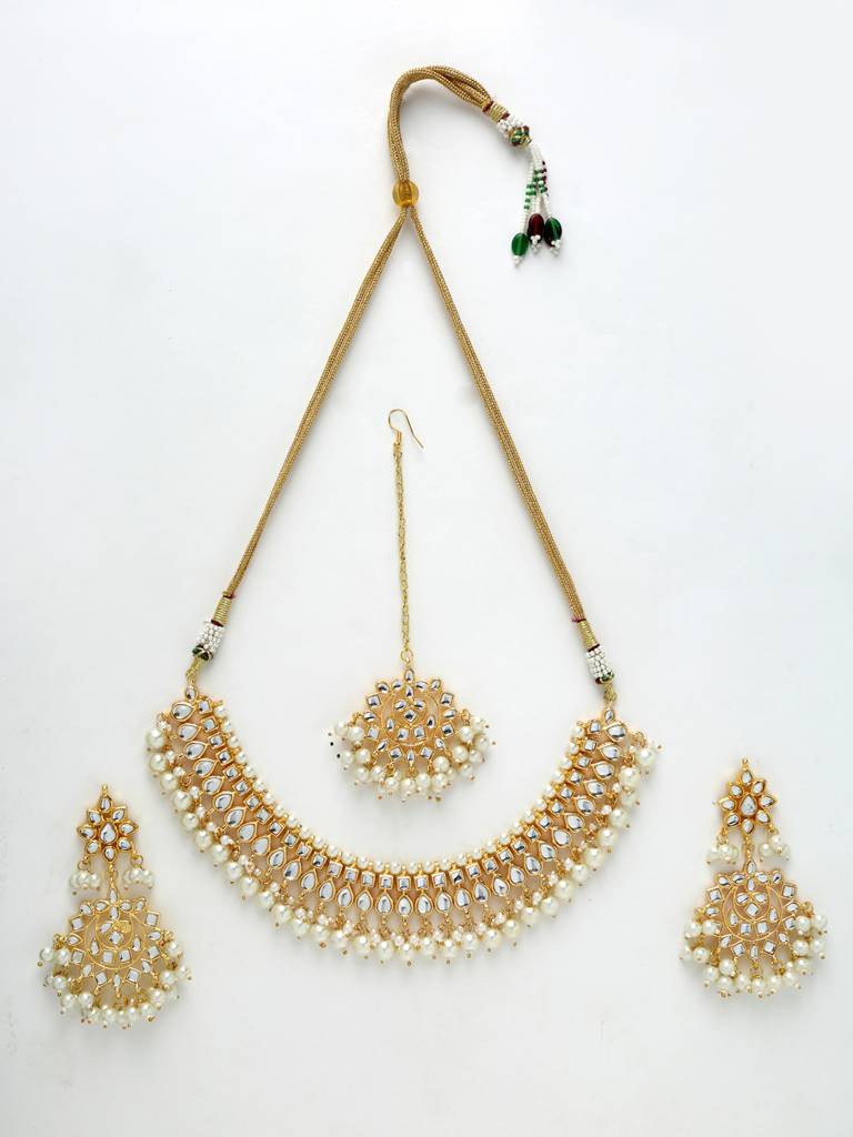 Kundan Choker With Earrings & Maang Tika : A380-126
