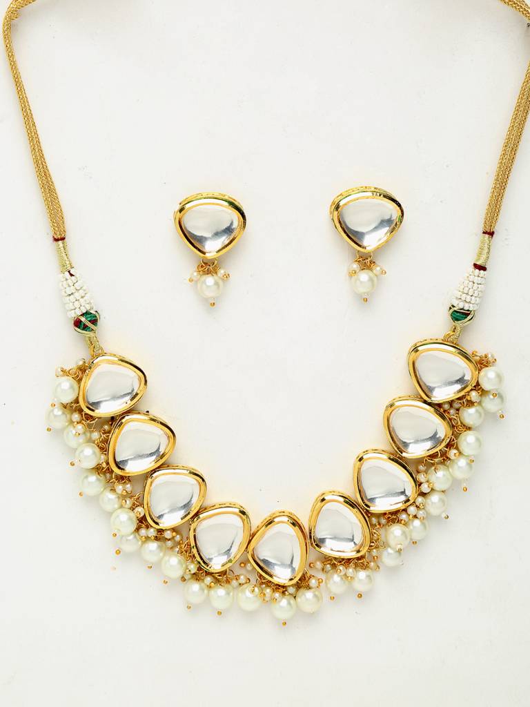 White Kundan Choker With Studs : A380-18