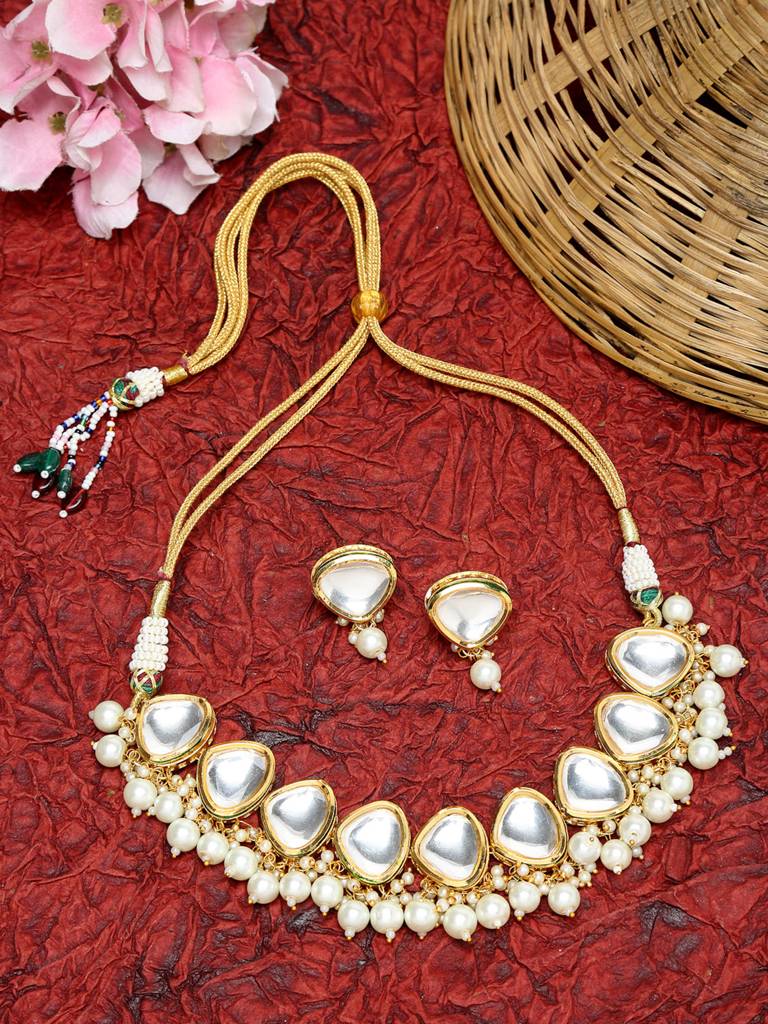 White Kundan Choker With Studs : A380-18