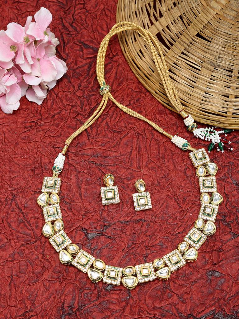 Kundan Crystal Choker With Studs : A380-48