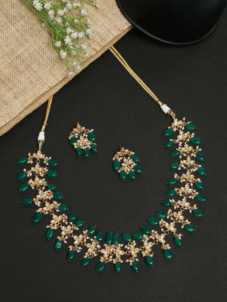 Green Kundan Neckpiece With Earrings : A404-18