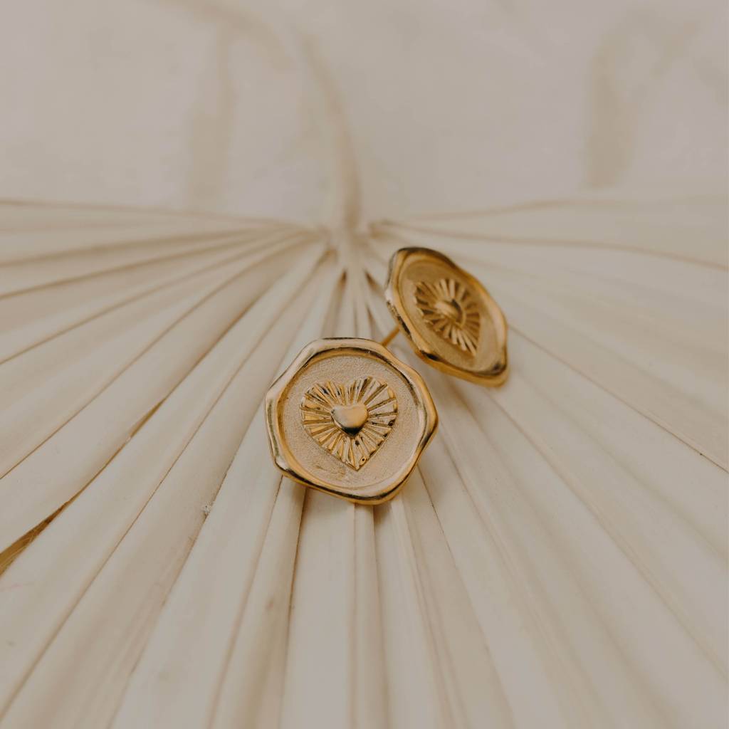 Sealed With Love Studs : AASWL17
