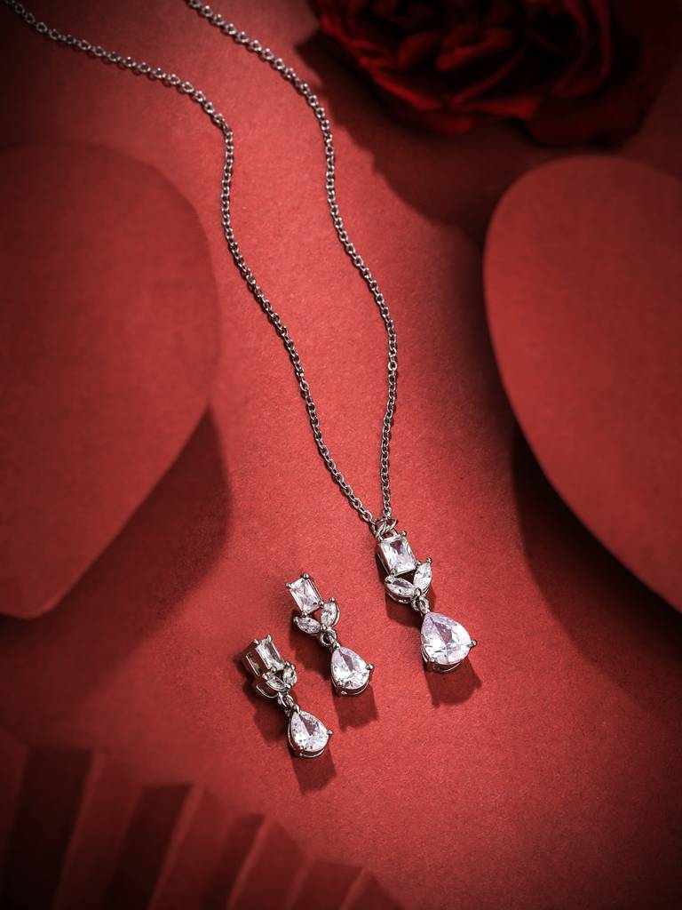 Silver Plated American Diamond Studded Pendant Set : ABOAPS02