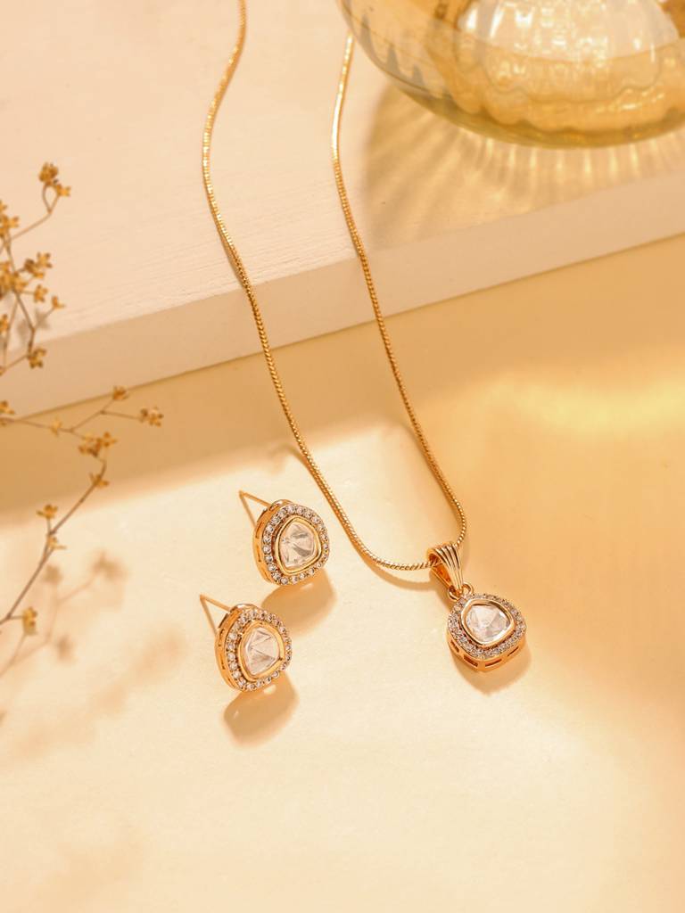 Locket Daily Wear Gold Set Simple Daily Wear Gold Set Small