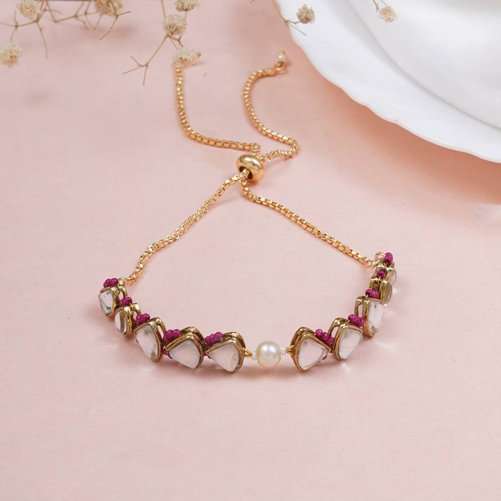 Golden Triangle Kundan & White Pearl Adjustable Bracelet : ACB031-DPi