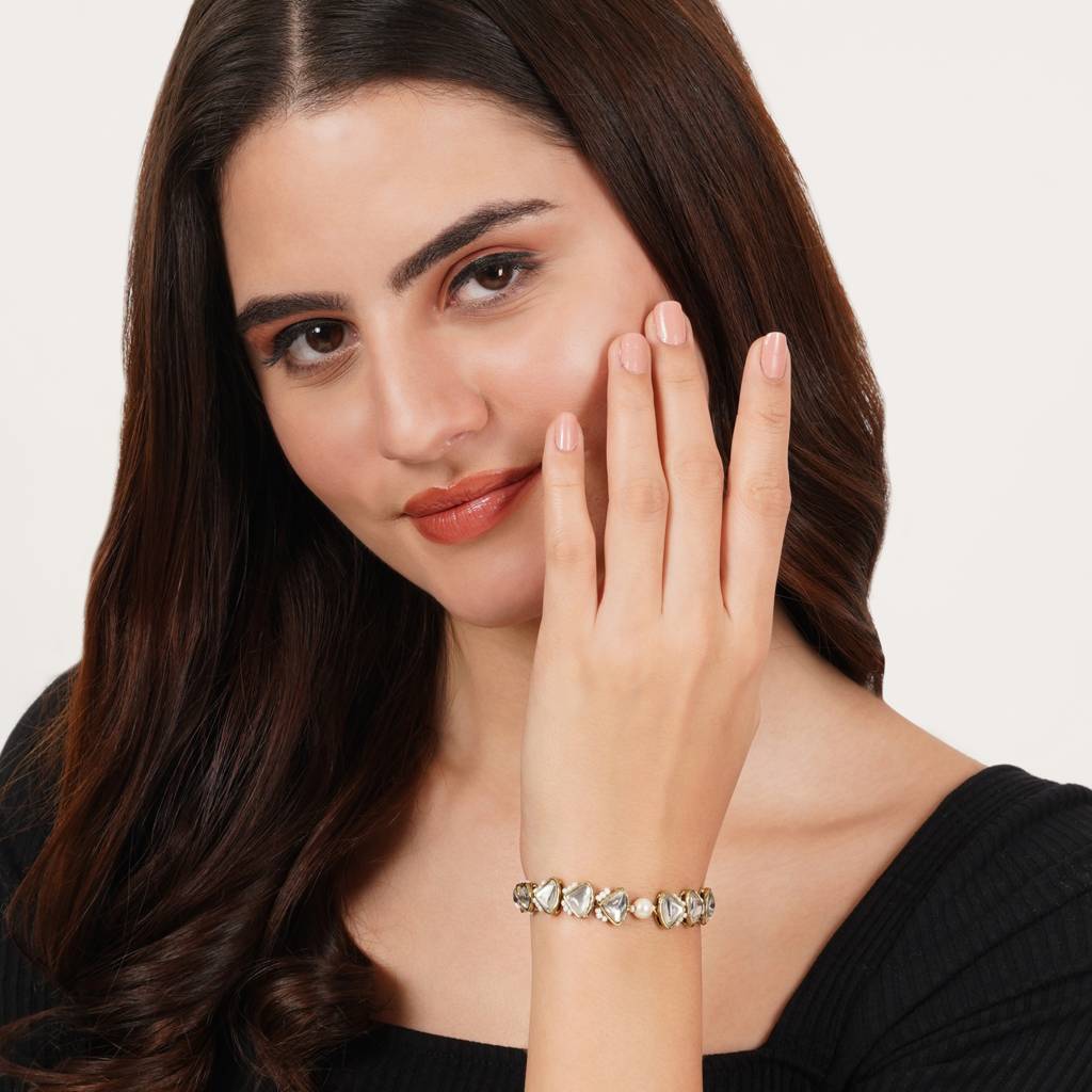 Golden Triangle Kundan & White Pearl Adjustable Bracelet : ACB031