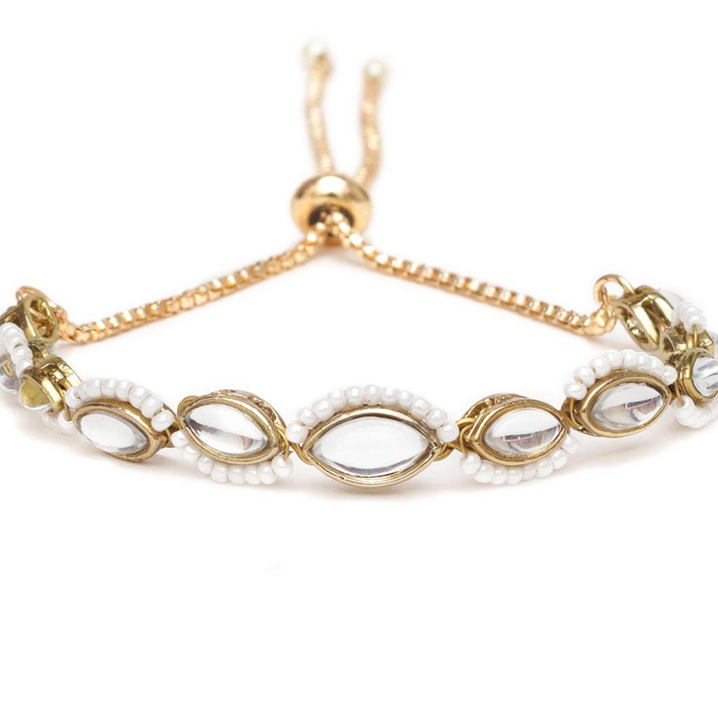 Golden Oval Shape Kundan & White Pearl Adjustable Bracelet : ACB032