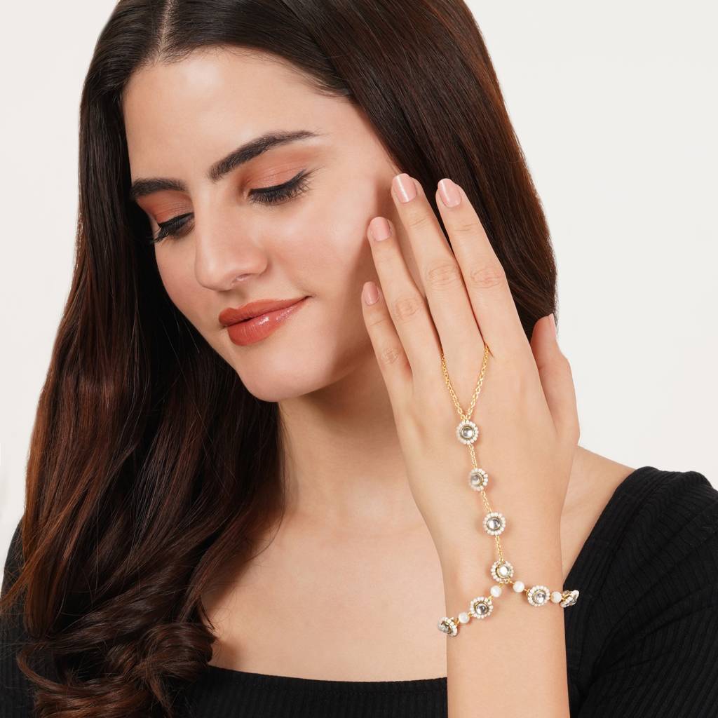 Golden Round Kundan With White Pearls Adjustable Hathphool Bracelet : ACB038