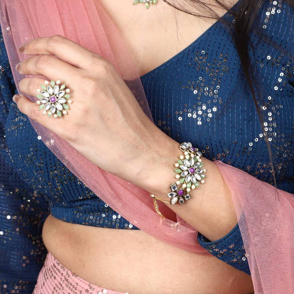 Pearl Twirl Bracelet : ACB502