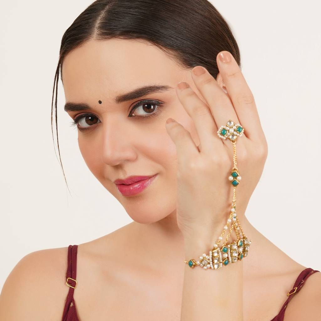 Gold-Plated Haathphool With Emerald Accents : ACB513