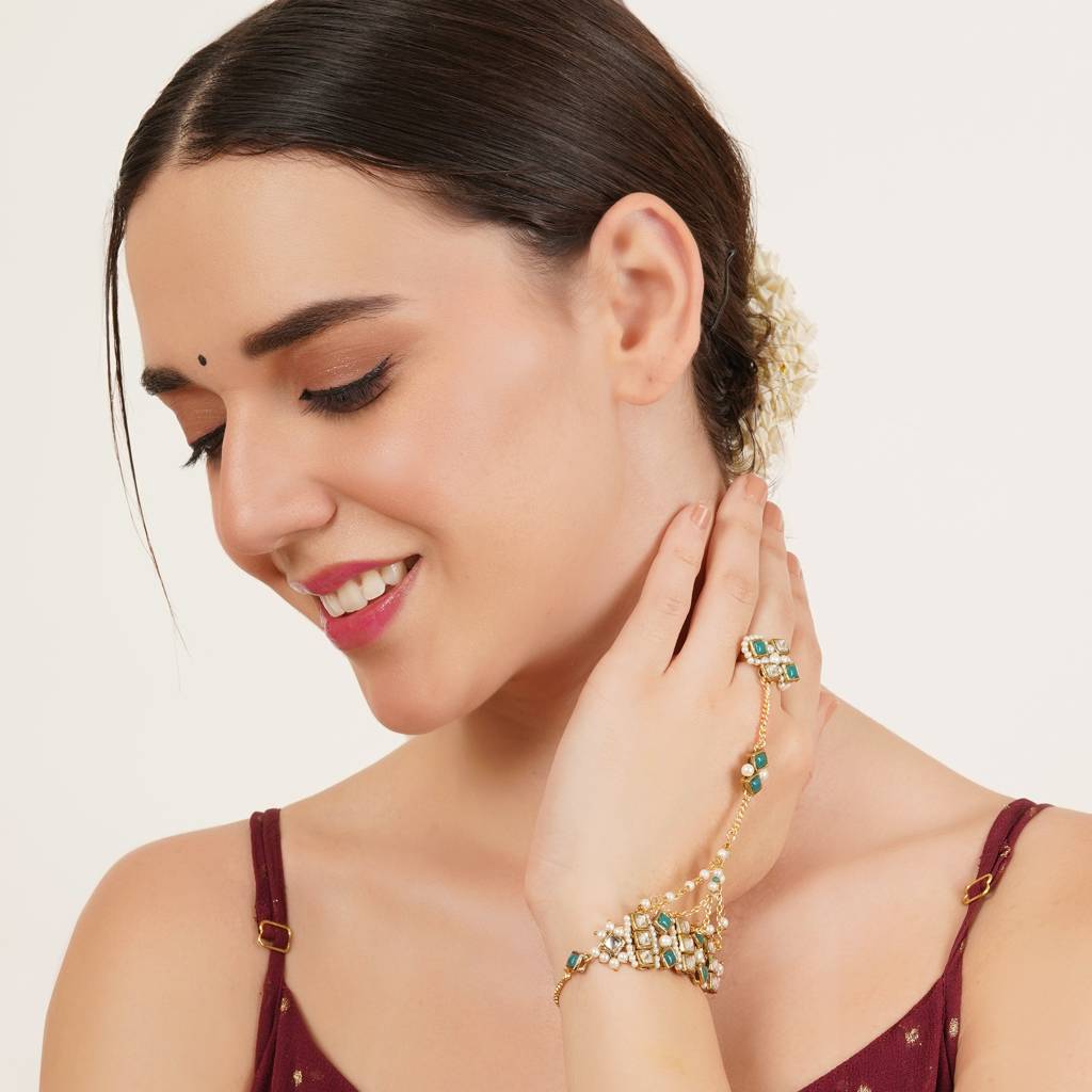 Gold-Plated Haathphool With Emerald Accents : ACB513