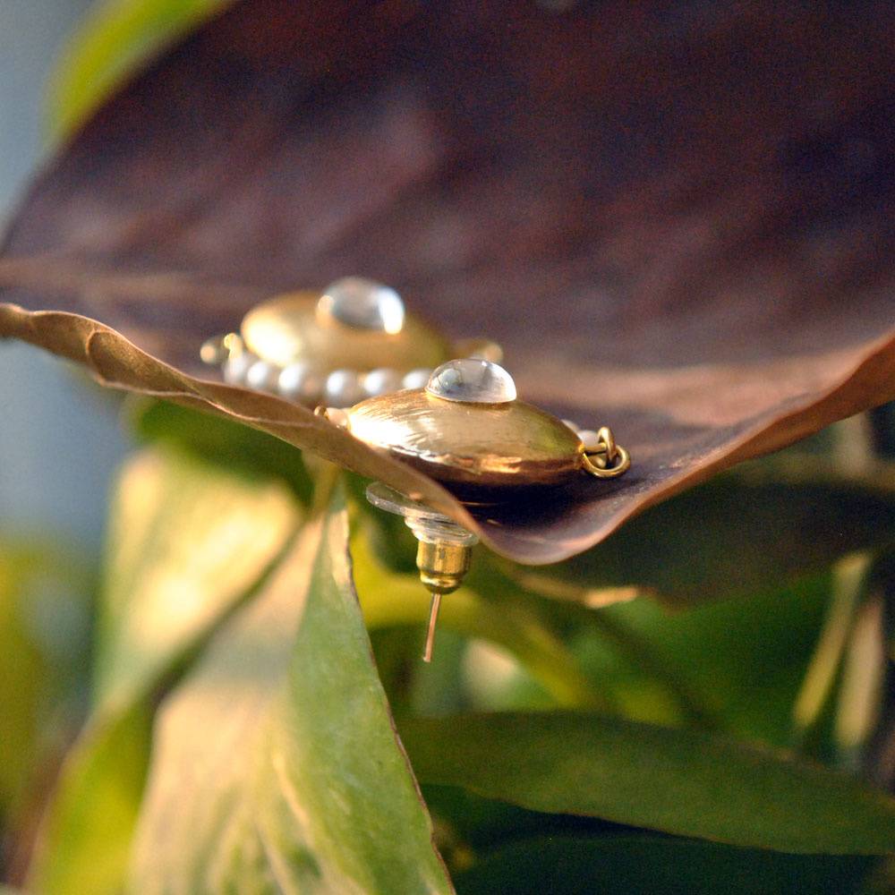 Golden Crescent Earstuds : ACE060