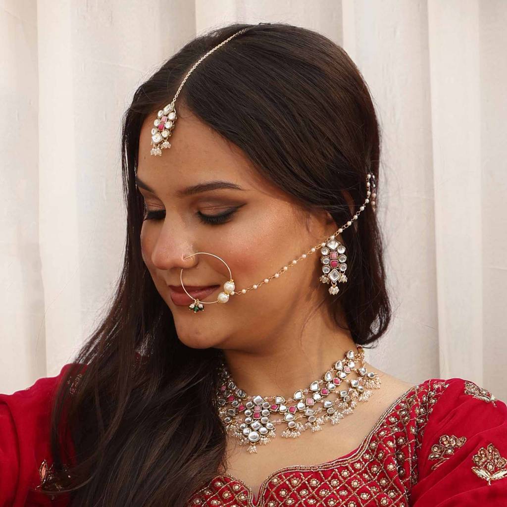 Enamoured Kundan Mangtikka : ACM513