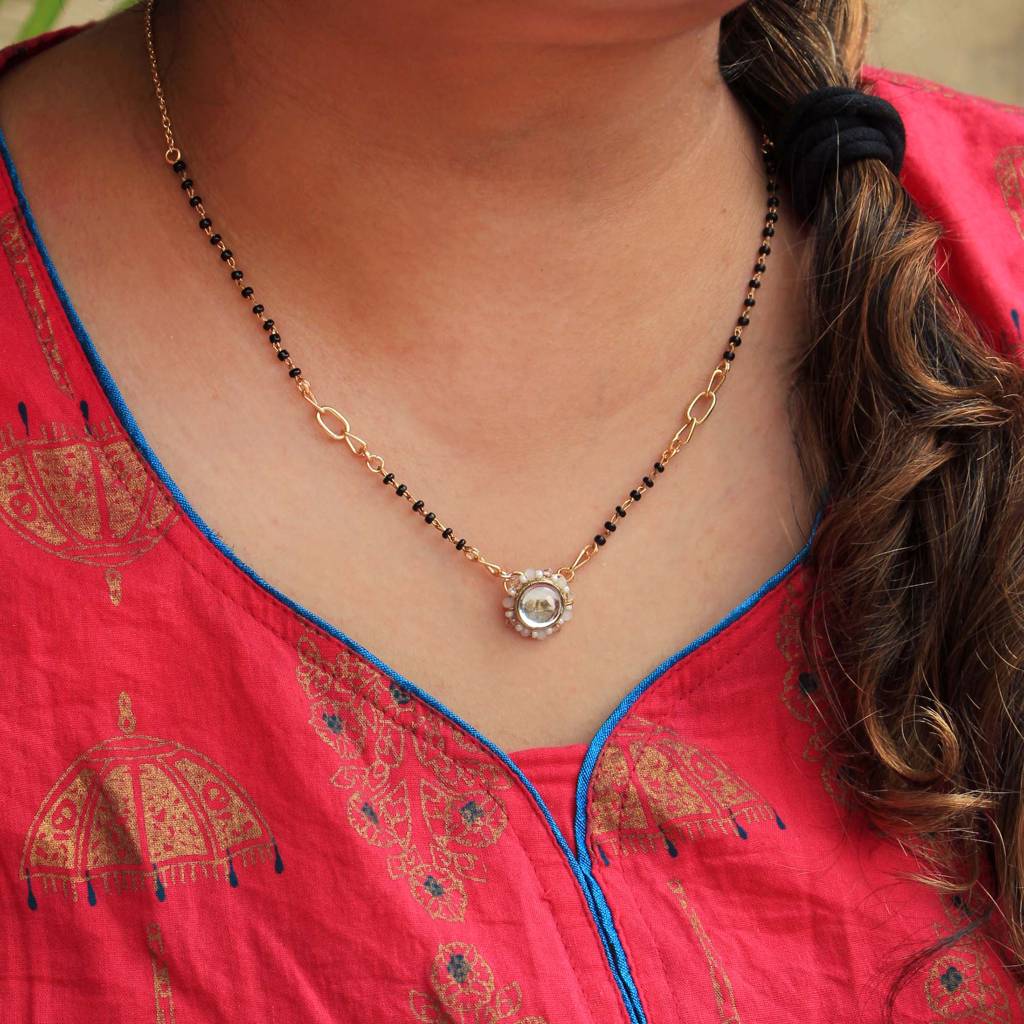 Kundan Drop White Beads Mangalsutra : ACN053