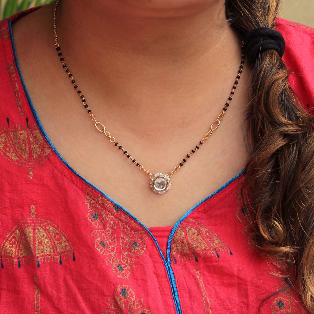 Kundan Drop White Beads Mangalsutra : ACN053