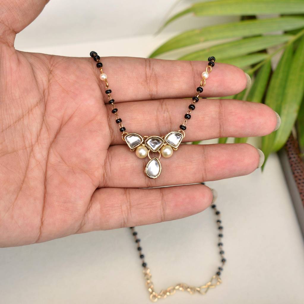 Kundan Studded Mangalsutra : ACN056