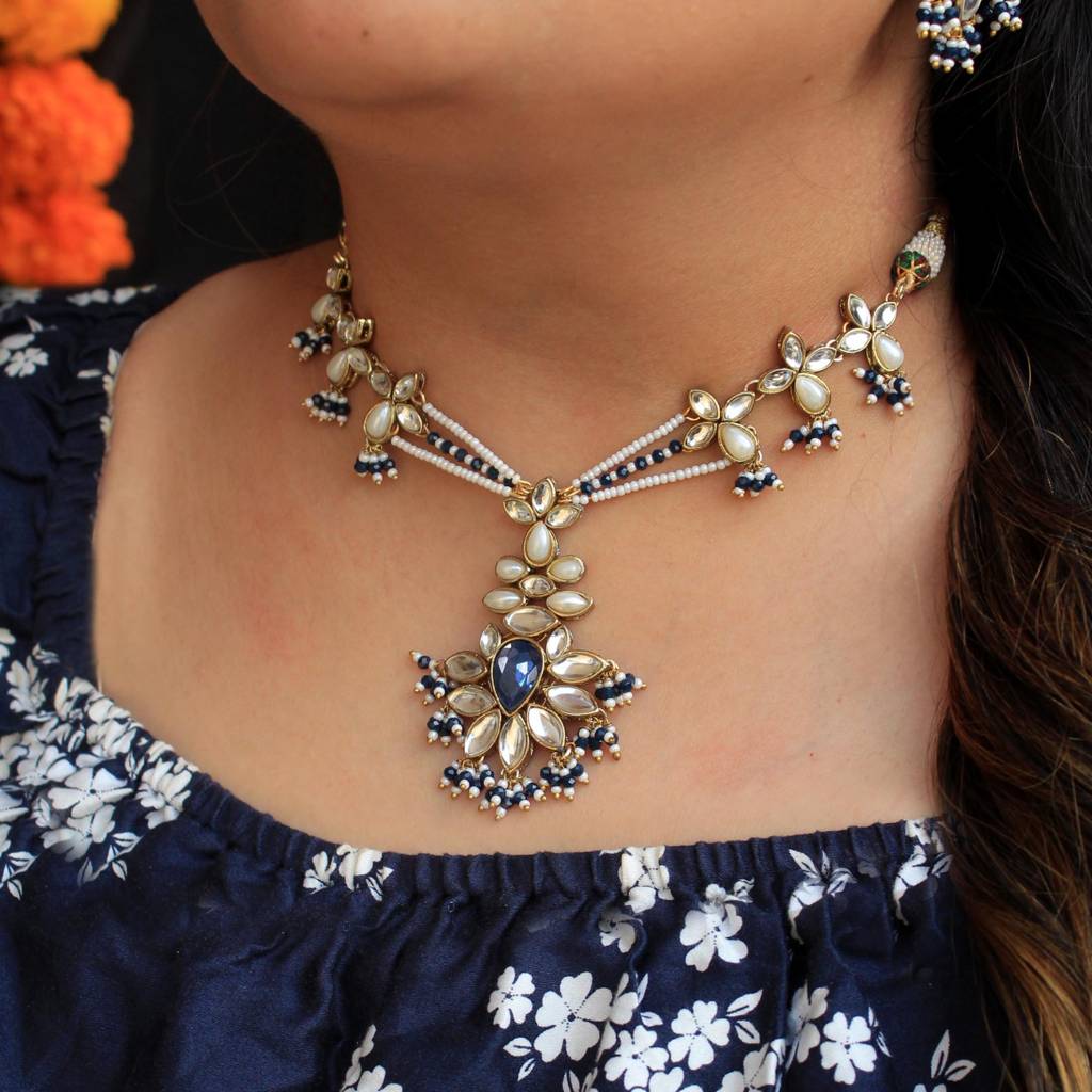 Floral Grace Choker Set : ACN068