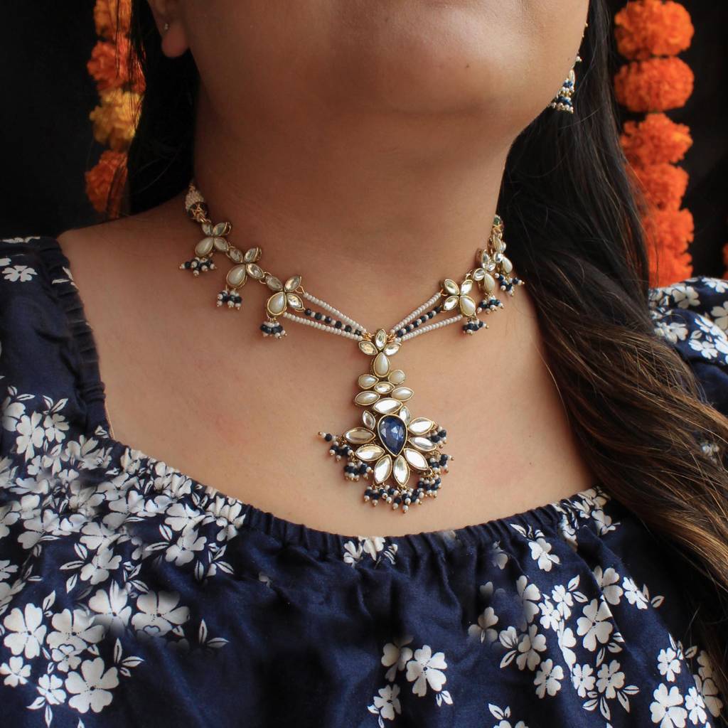 Floral Grace Choker Set : ACN068