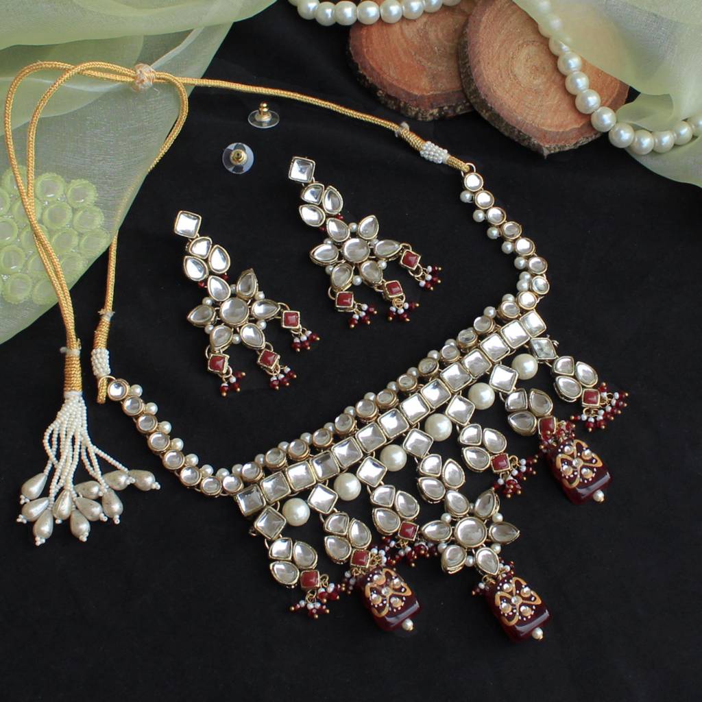Regal Kundan Choker Set : ACN069